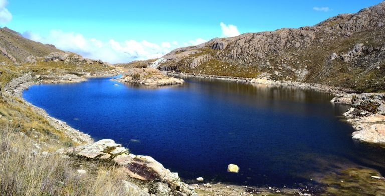 Las tres lagunas de Qharán, un destino turístico imperdible.