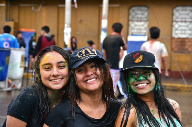 ¡Esto es Martes Guerra!, así se viven los carnavales en Huaraz.