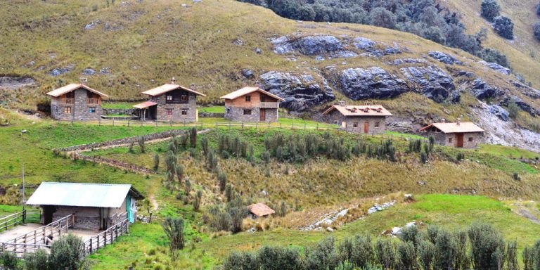 La Vaquería de Huachucocha, la más verde entre lagunas.