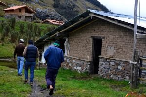 Camino a los Boungalows de Huachucocha