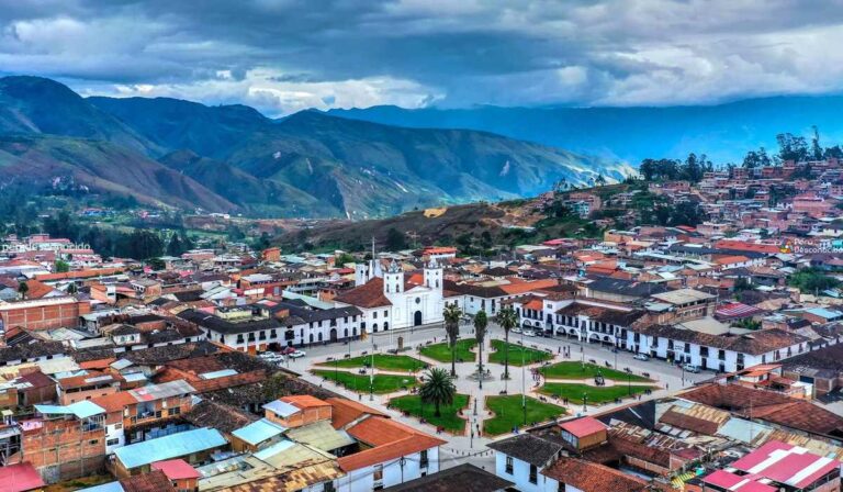 ¿Cómo llegar de  Lima a Chachapoyas?